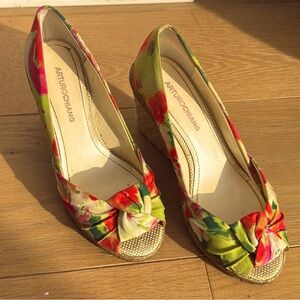 Arturo Chiang floral wedges - size 7.5 women’s - colorful with braided wedge